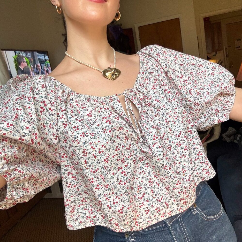 Doen Lotus Blouse Floral Puff Sleeves